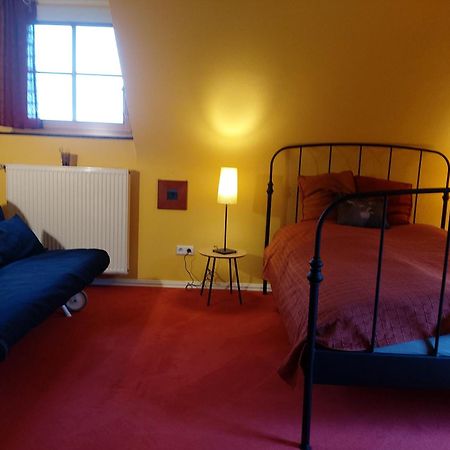 Kemenate Zimmer Gechaichnishof 7Born Maring-Noviand Eksteriør billede